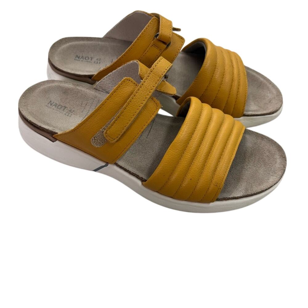 Naot Vesta slide sandal in marigold leather size 42/11.5US